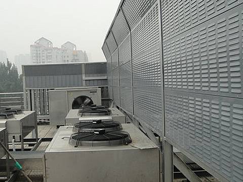 Noise barriers are installed on the rooftop.